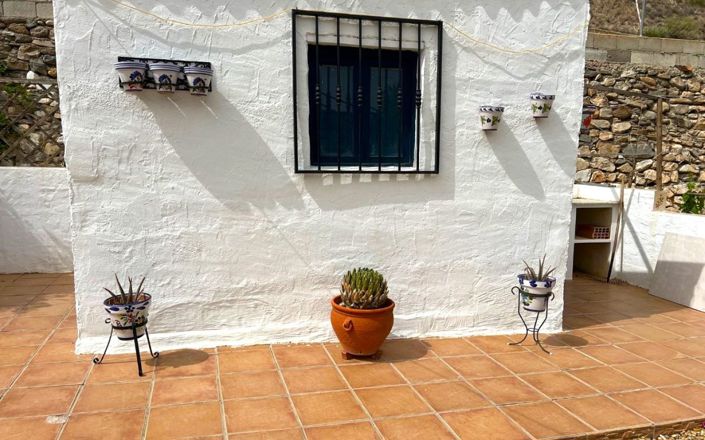 Image No.7-5 Bed House for sale