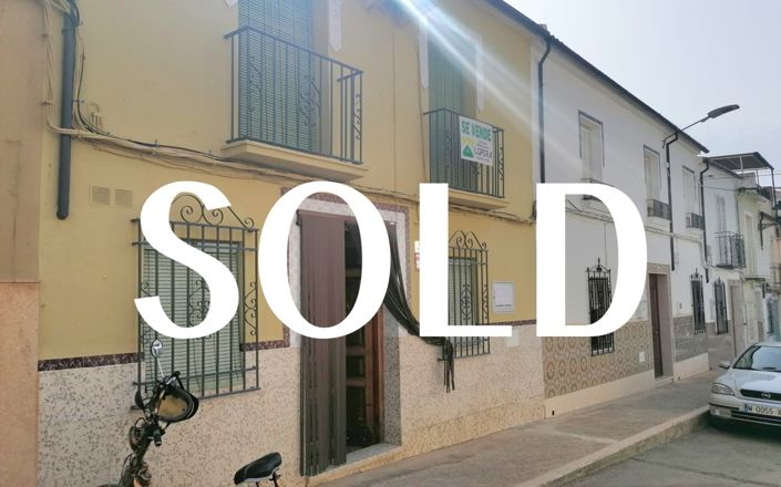 Image No.1-4 Bed House for sale