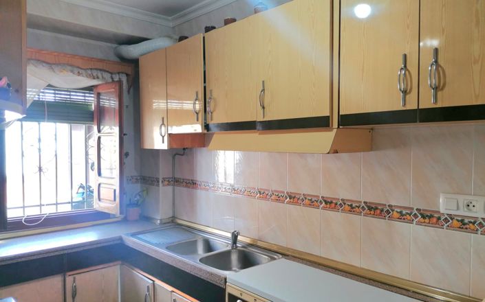 Image No.10-4 Bed House for sale