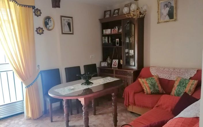 Image No.12-4 Bed House for sale