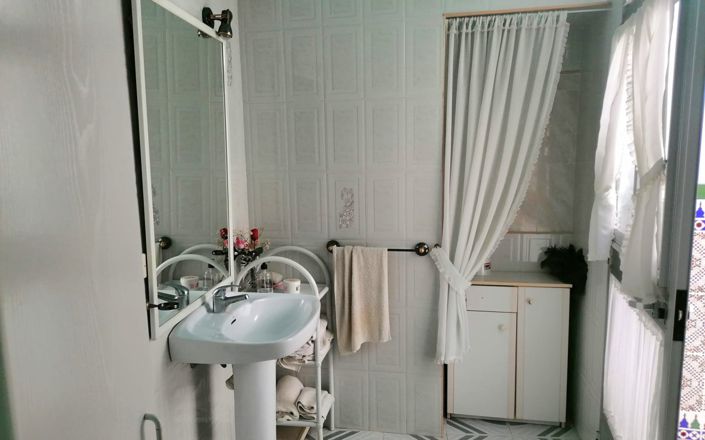 Image No.21-4 Bed House for sale