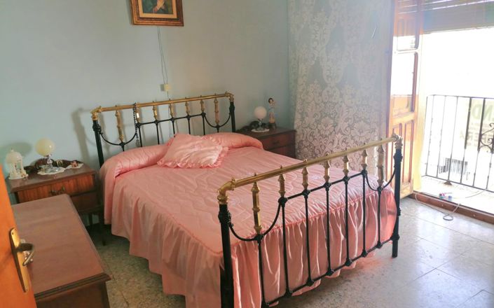 Image No.33-4 Bed House for sale