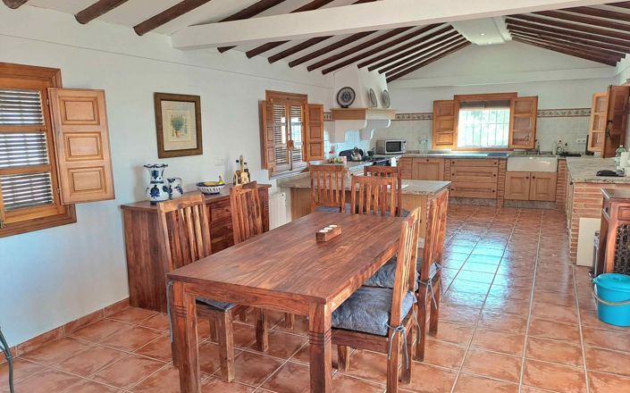 Image No.16-4 Bed House for sale