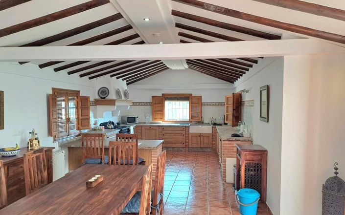 Image No.17-4 Bed House for sale