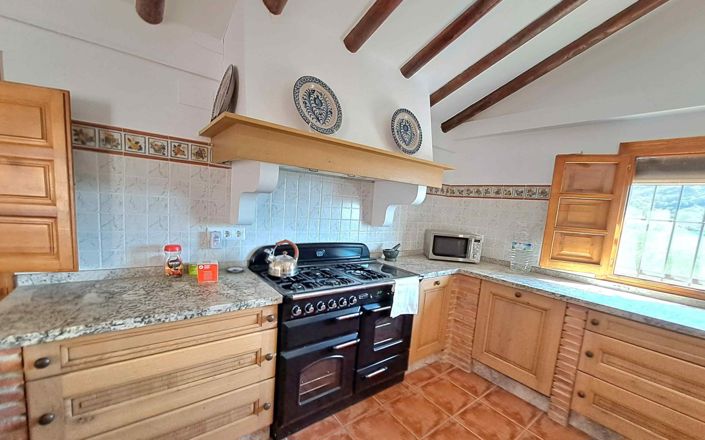 Image No.21-4 Bed House for sale