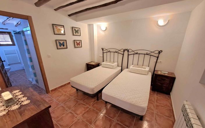 Image No.38-4 Bed House for sale