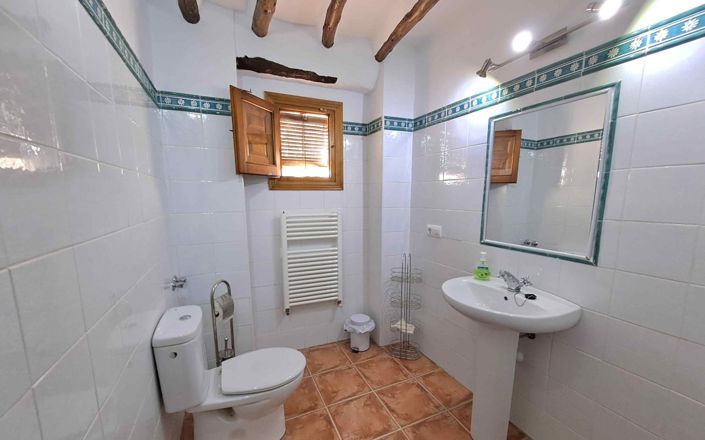 Image No.40-4 Bed House for sale