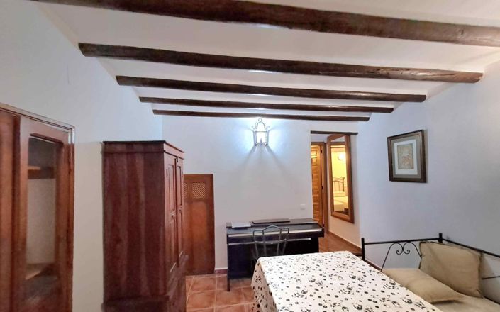 Image No.42-4 Bed House for sale