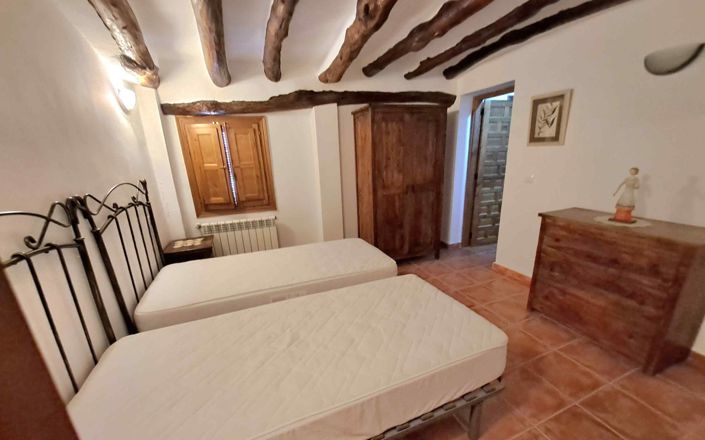 Image No.43-4 Bed House for sale