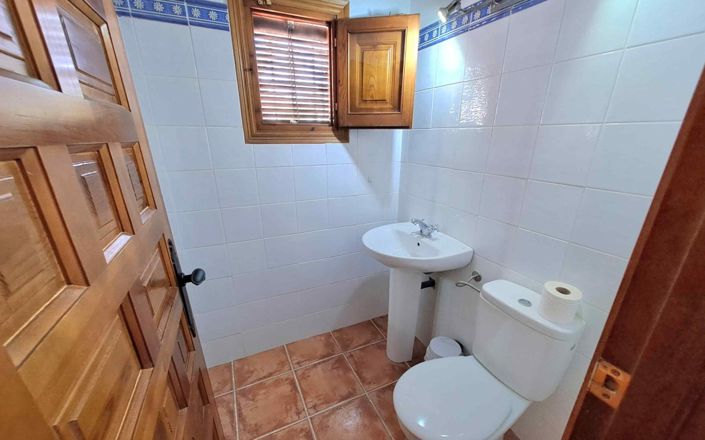 Image No.46-4 Bed House for sale