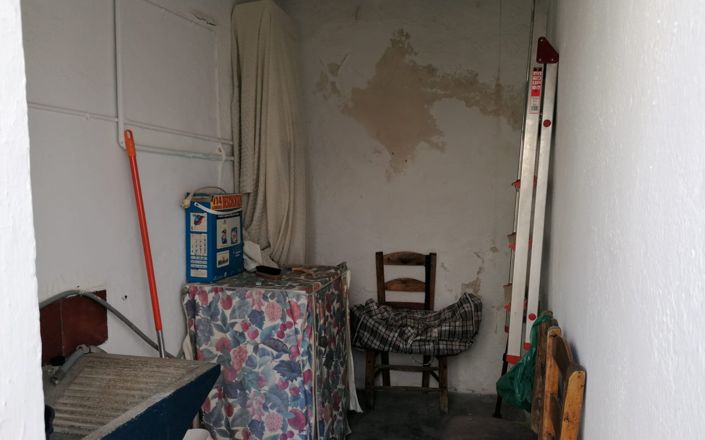 Image No.17-5 Bed House for sale