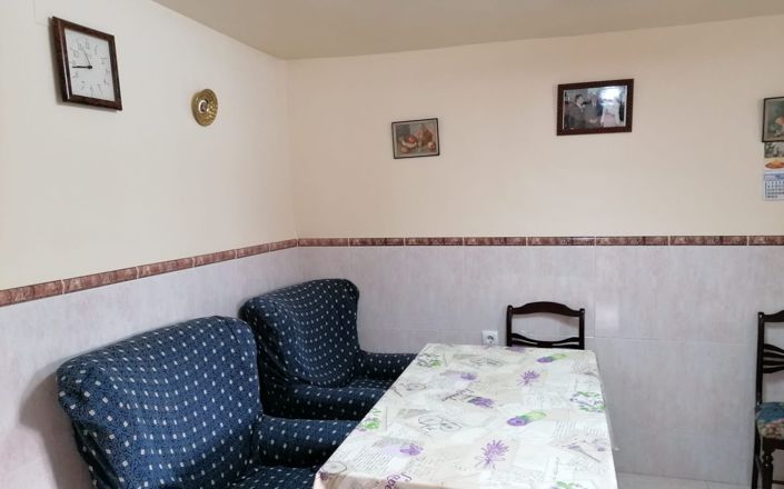 Image No.7-5 Bed House for sale