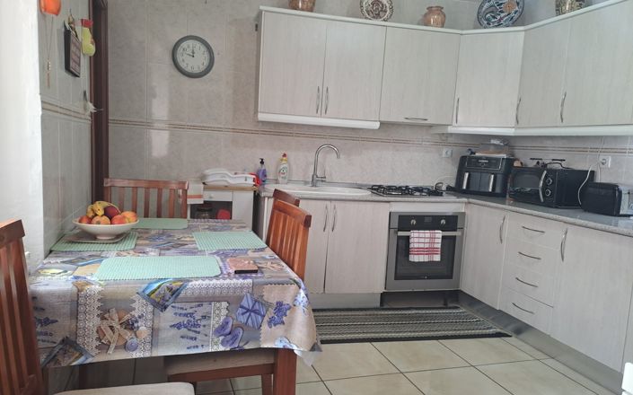 Image No.25-4 Bed House for sale