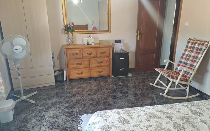 Image No.29-4 Bed House for sale