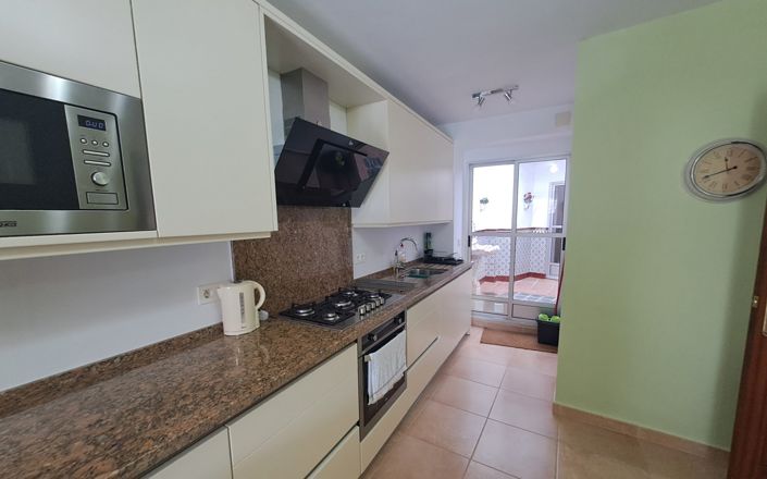 Image No.13-4 Bed House for sale