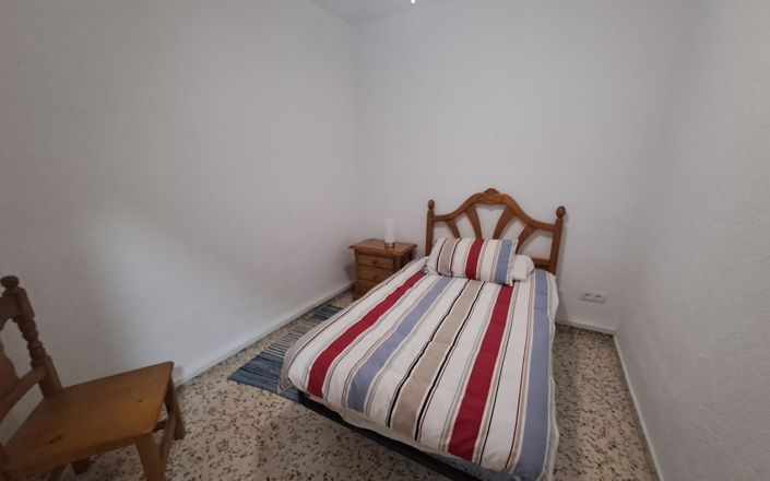 Image No.25-4 Bed House for sale