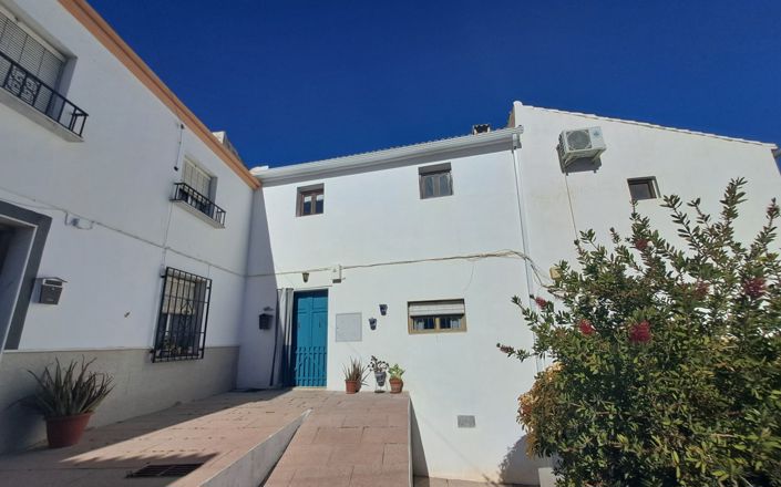 Image No.38-3 Bed House for sale