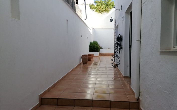 Image No.15-3 Bed House for sale