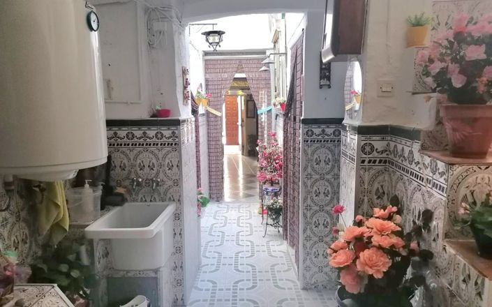 Image No.12-8 Bed House for sale