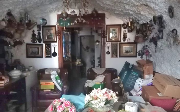 Image No.15-8 Bed House for sale