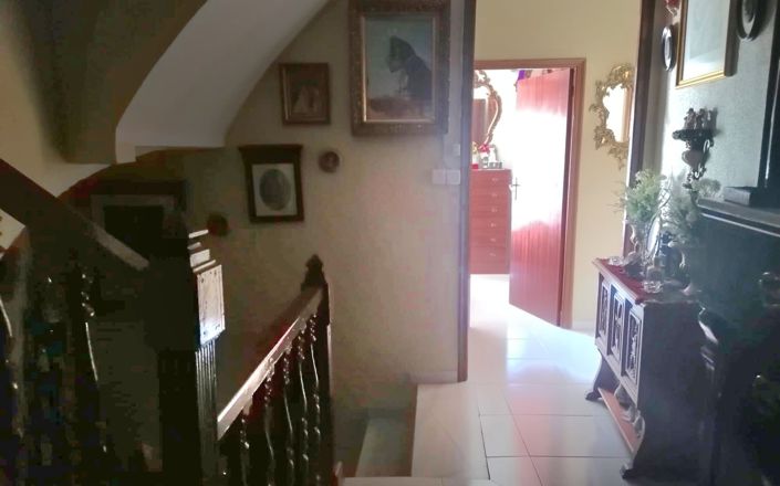 Image No.18-8 Bed House for sale