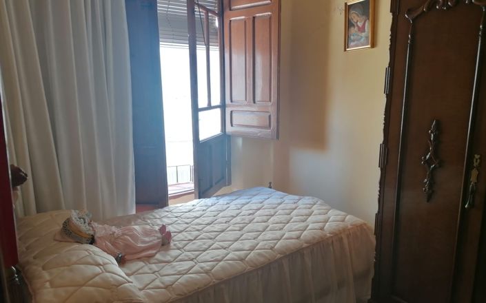 Image No.20-8 Bed House for sale