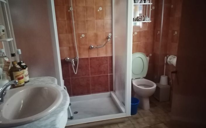 Image No.22-8 Bed House for sale