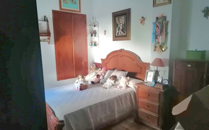 Image No.23-8 Bed House for sale