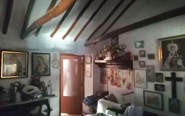 Image No.27-8 Bed House for sale