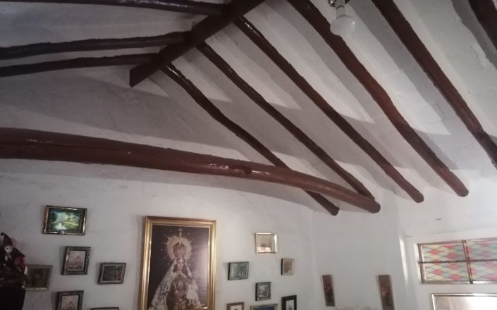 Image No.28-8 Bed House for sale