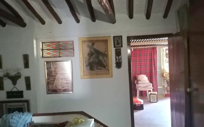 Image No.29-8 Bed House for sale