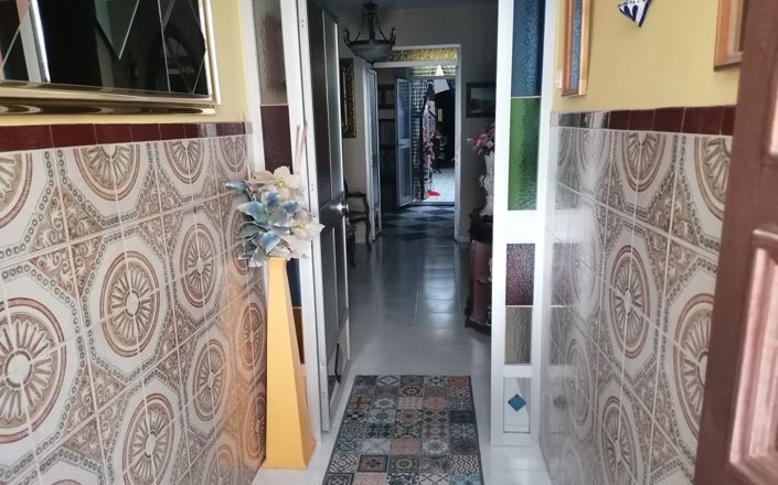 Image No.3-8 Bed House for sale