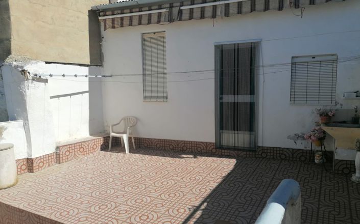 Image No.32-8 Bed House for sale