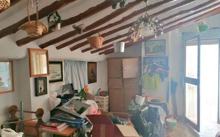 Image No.37-8 Bed House for sale