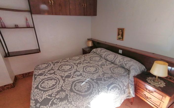 Image No.22-4 Bed House for sale