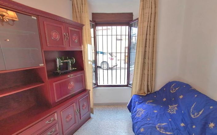 Image No.4-4 Bed House for sale