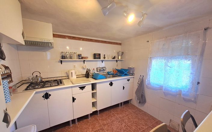 Image No.10-3 Bed House for sale