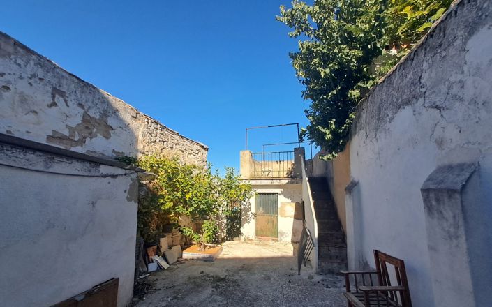 Image No.17-3 Bed House for sale