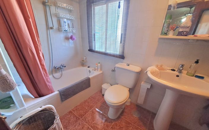 Image No.21-3 Bed House for sale