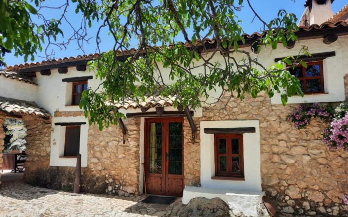 Image No.10-6 Bed House for sale