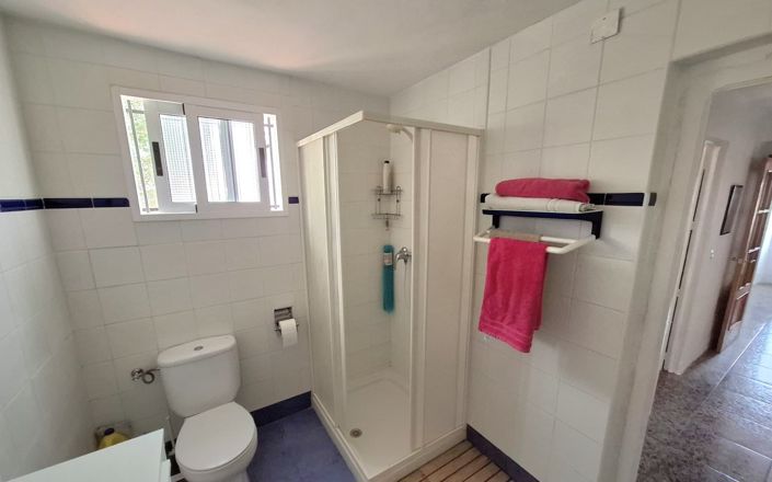 Image No.21-4 Bed House for sale