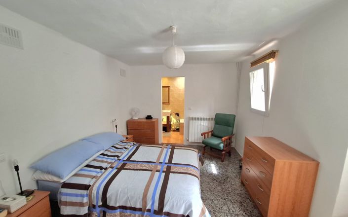 Image No.22-4 Bed House for sale