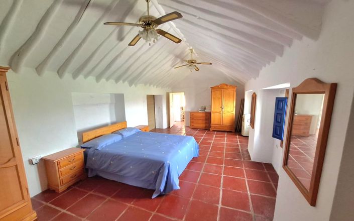 Image No.29-4 Bed House for sale