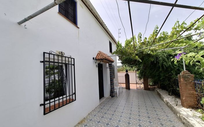 Image No.3-4 Bed House for sale