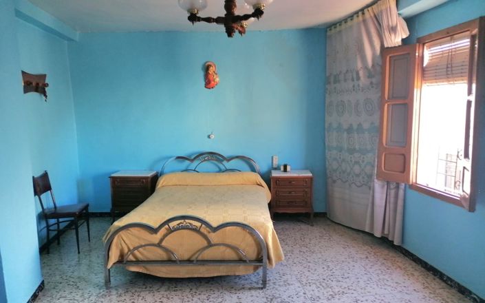 Image No.24-3 Bed House for sale