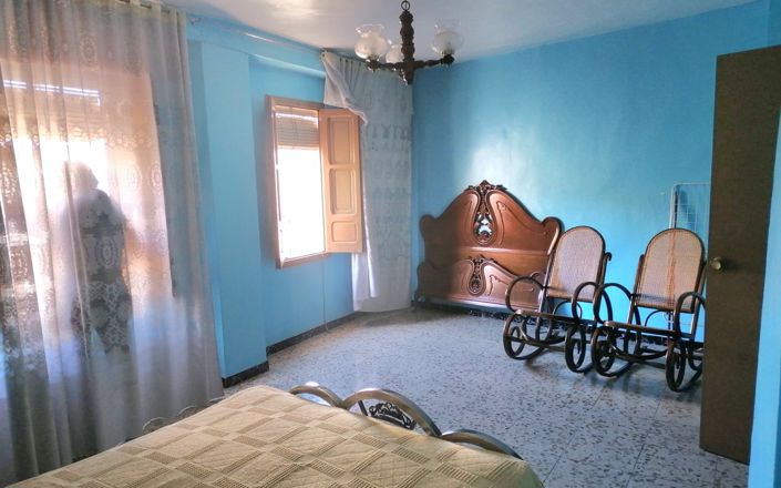 Image No.25-3 Bed House for sale