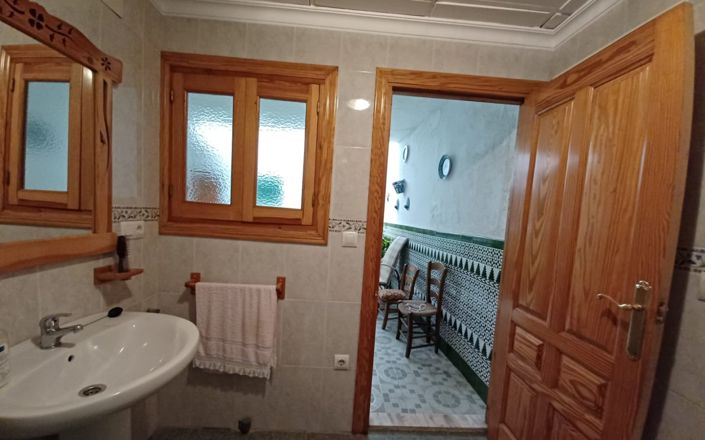 Image No.17-4 Bed House for sale