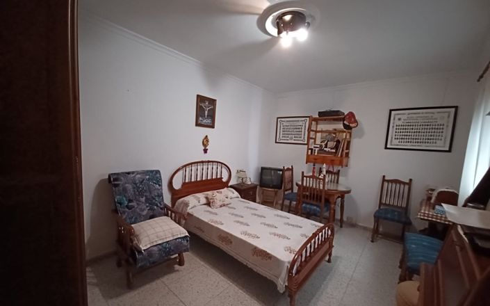 Image No.23-4 Bed House for sale