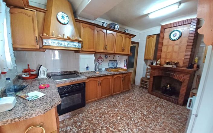 Image No.30-4 Bed House for sale