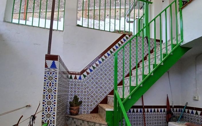 Image No.35-4 Bed House for sale